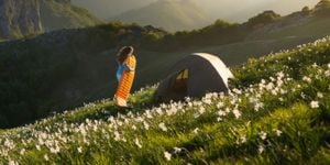 Equipamiento para acampada y senderismo  Ferrino